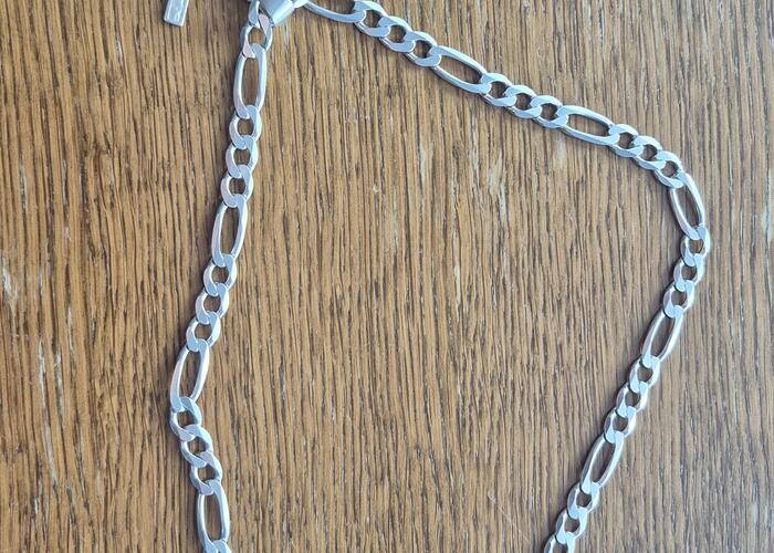 Grajewo ogłoszenia: Sprzedam srebrny łańcuszek męski splot figaro.
Szerokość 8mm...