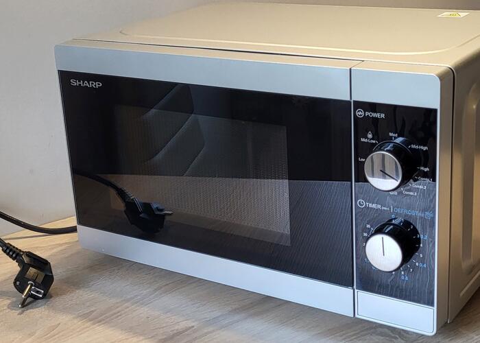 Grajewo ogłoszenia: Kuchenka mikrofalowa Sharp YC-MG01E-S z funkcją grilla i...